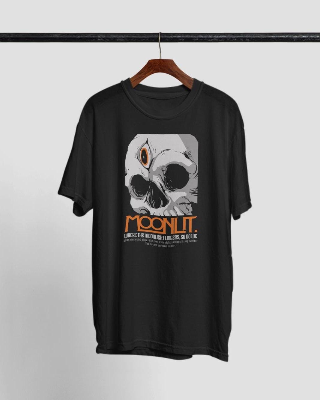 Moonlit Skull Graphic Tee, Gothic Halloween T-Shirt, Dark Streetwear